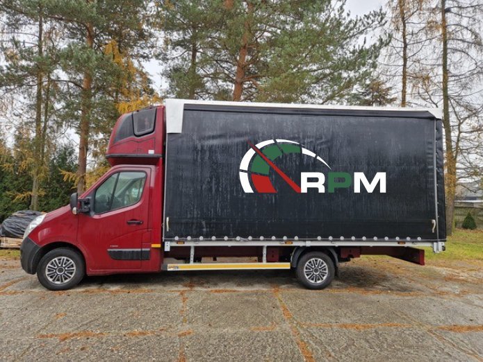Bus Renault Master z plandeką RPM Logistics